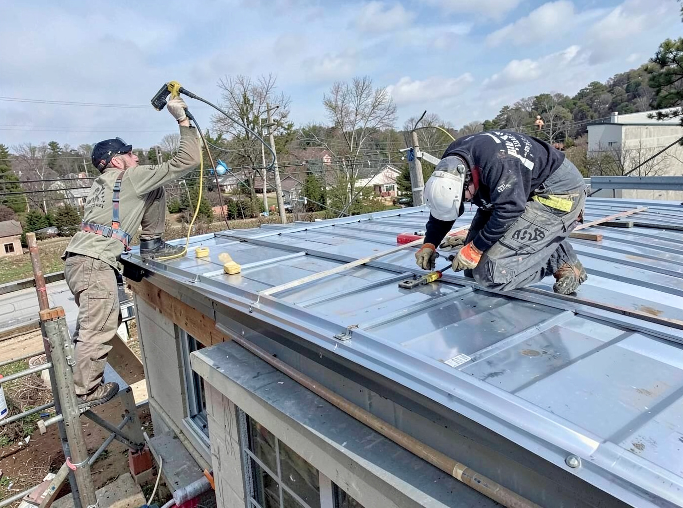 Roofing Contractor in Vinton, VA, VA 24179